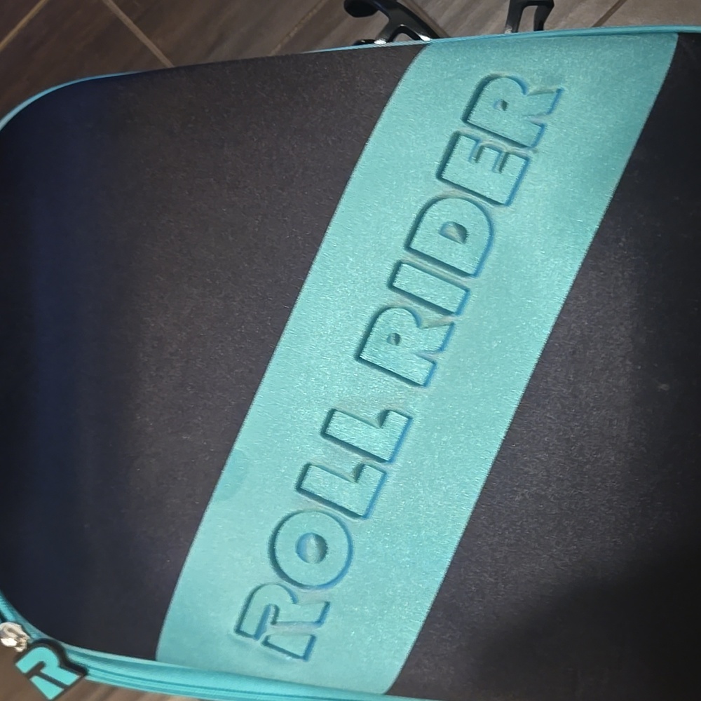 Kids ROLL RIDER- Black and Green Skateboard Suitcase - Picture 7 of 7